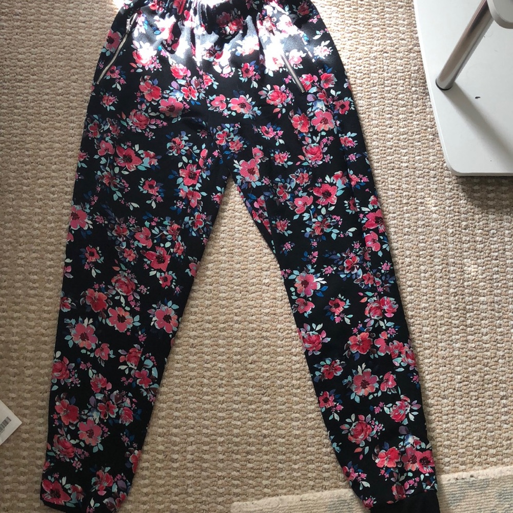 Comfortable, flowy, flower-power pants!